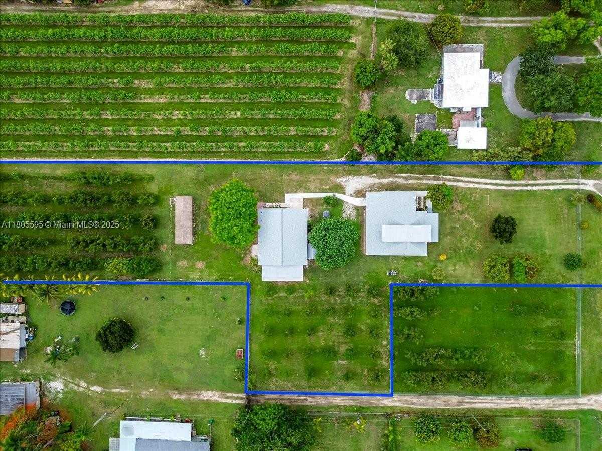 Small Image of 27000 SOUTH WEST 187TH AVE, Homestead Number 4