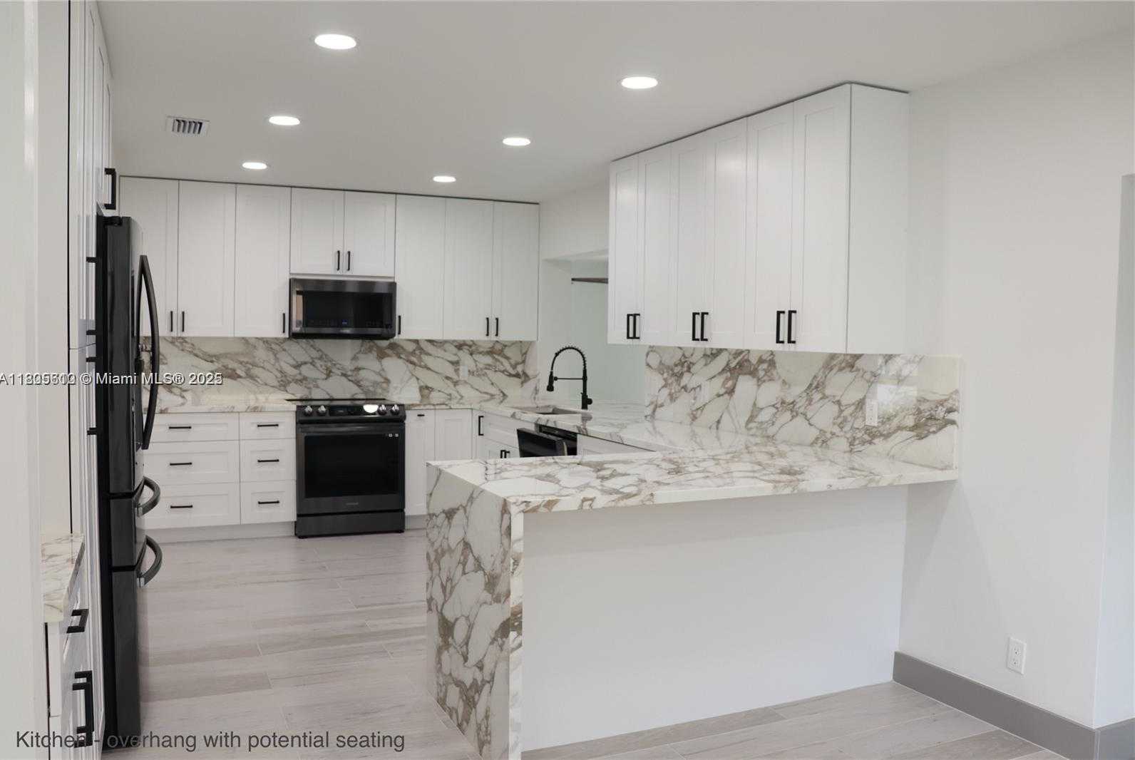 Small Image of 861 NORTH RAINBOW DR, Hollywood Number 3