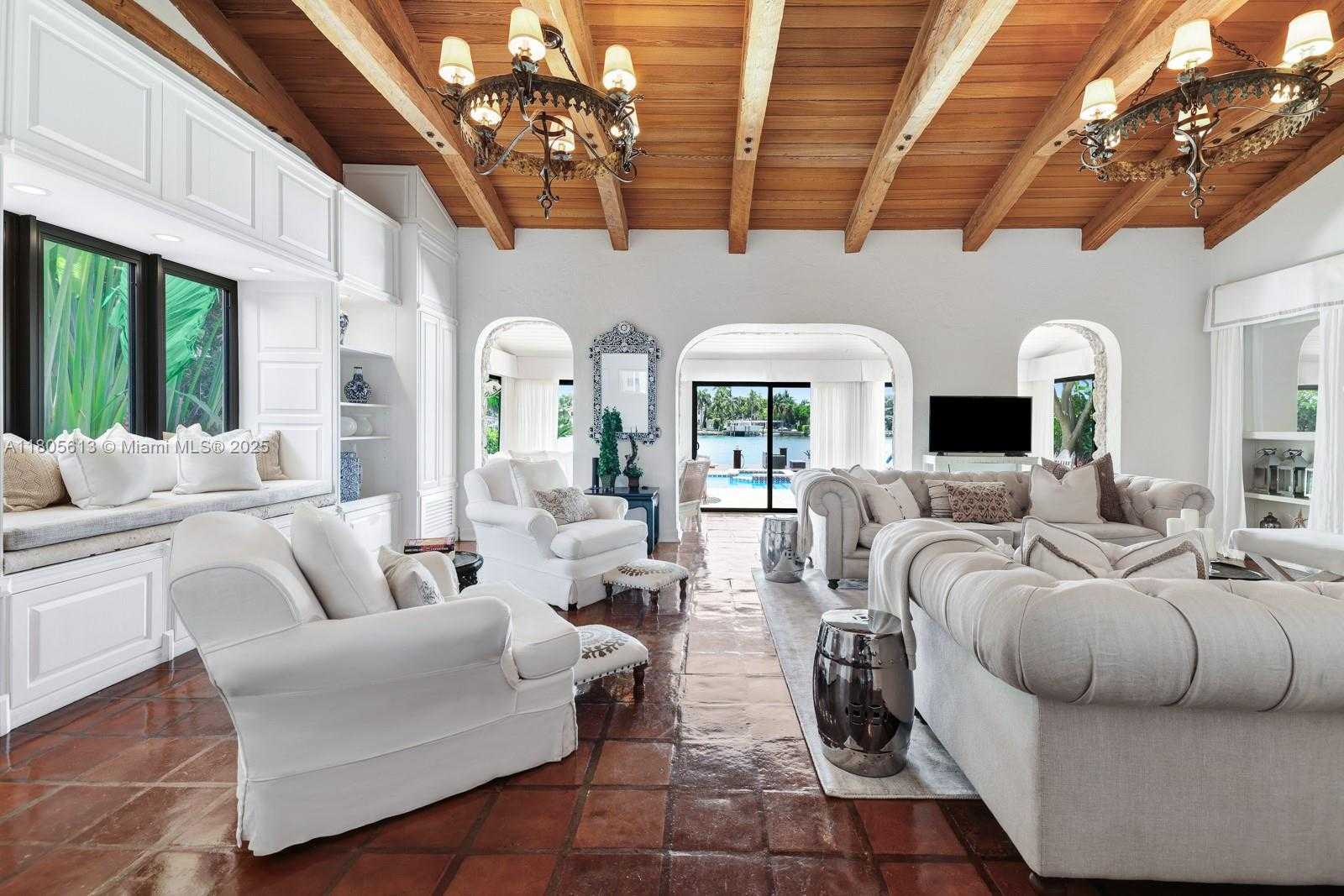 Small Image of 56 SOUTH HIBISCUS DR, Miami Beach Number 12
