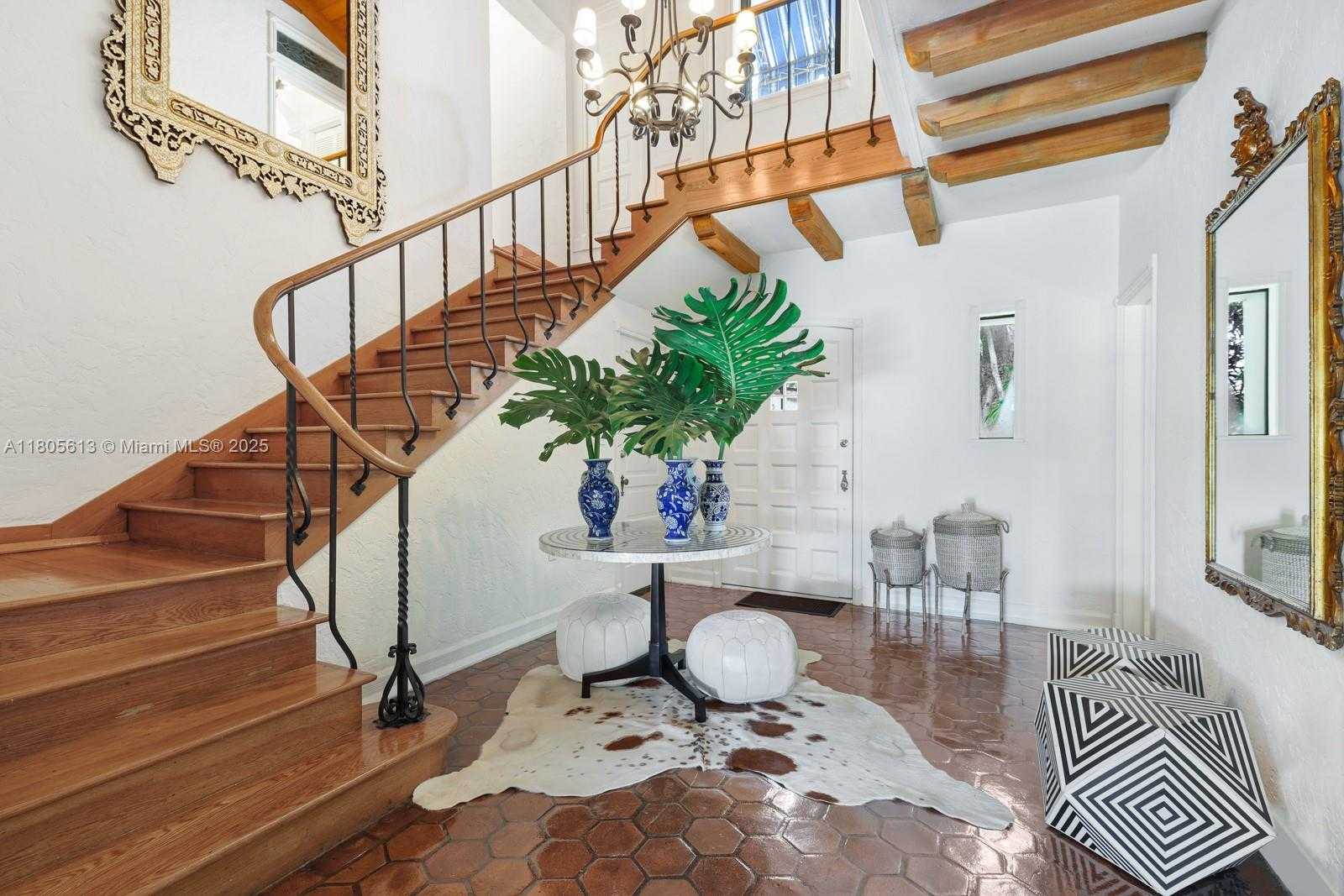 Small Image of 56 SOUTH HIBISCUS DR, Miami Beach Number 13