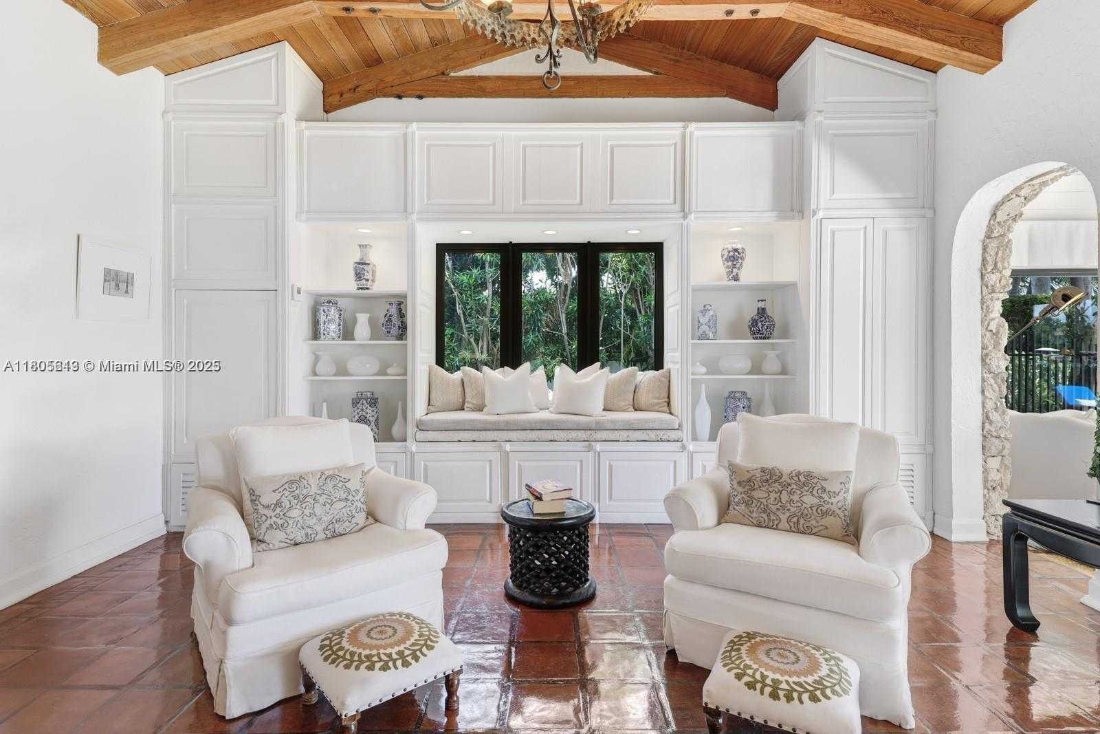 Small Image of 56 SOUTH HIBISCUS DR, Miami Beach Number 16
