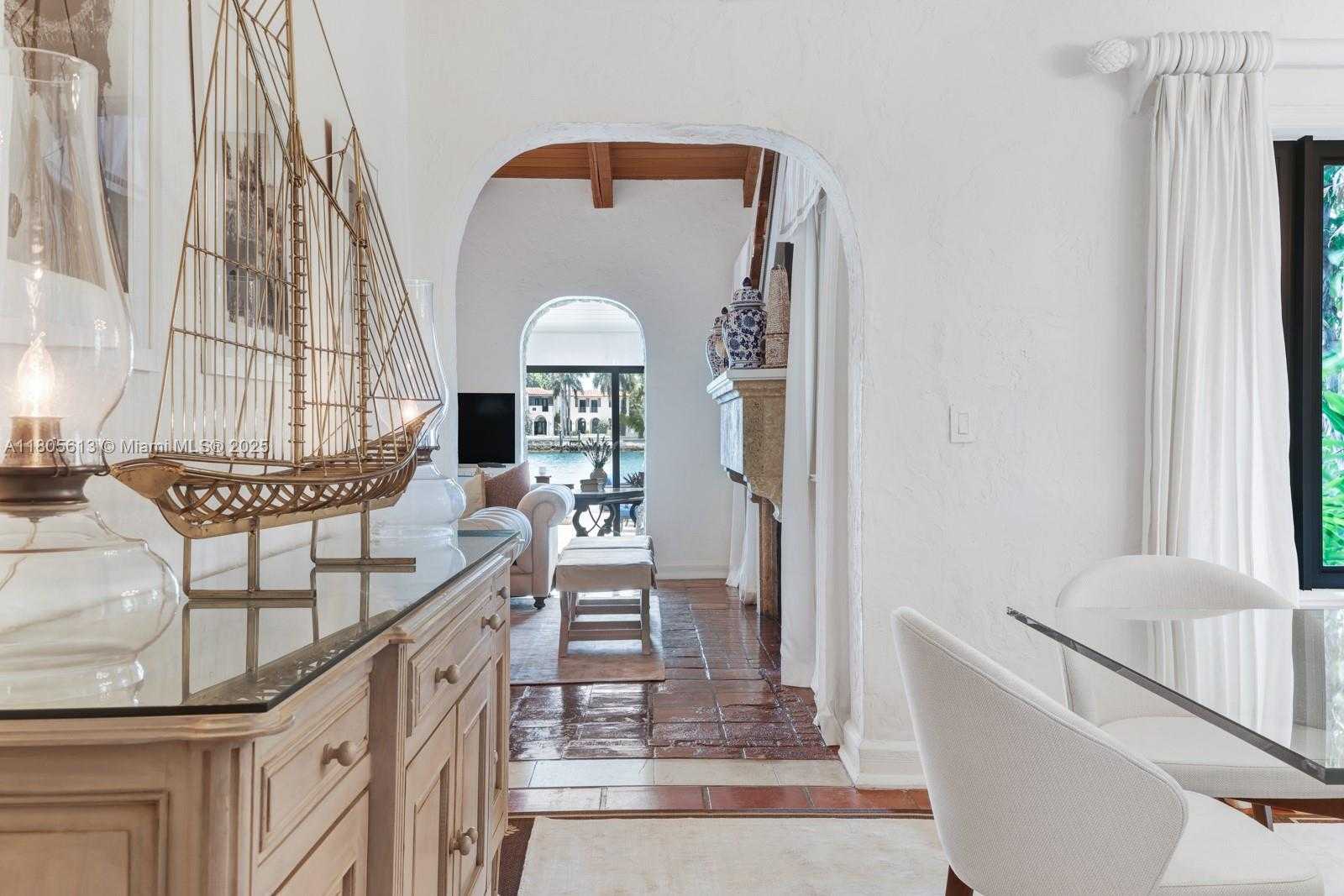 Small Image of 56 SOUTH HIBISCUS DR, Miami Beach Number 19