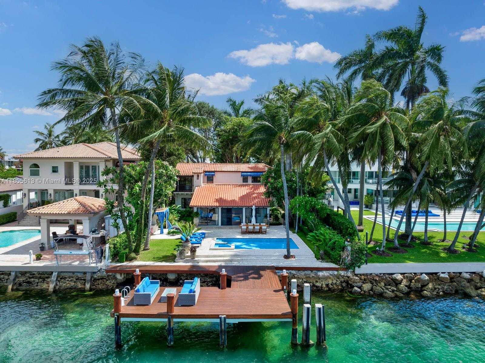 Small Image of 56 SOUTH HIBISCUS DR, Miami Beach Number 21