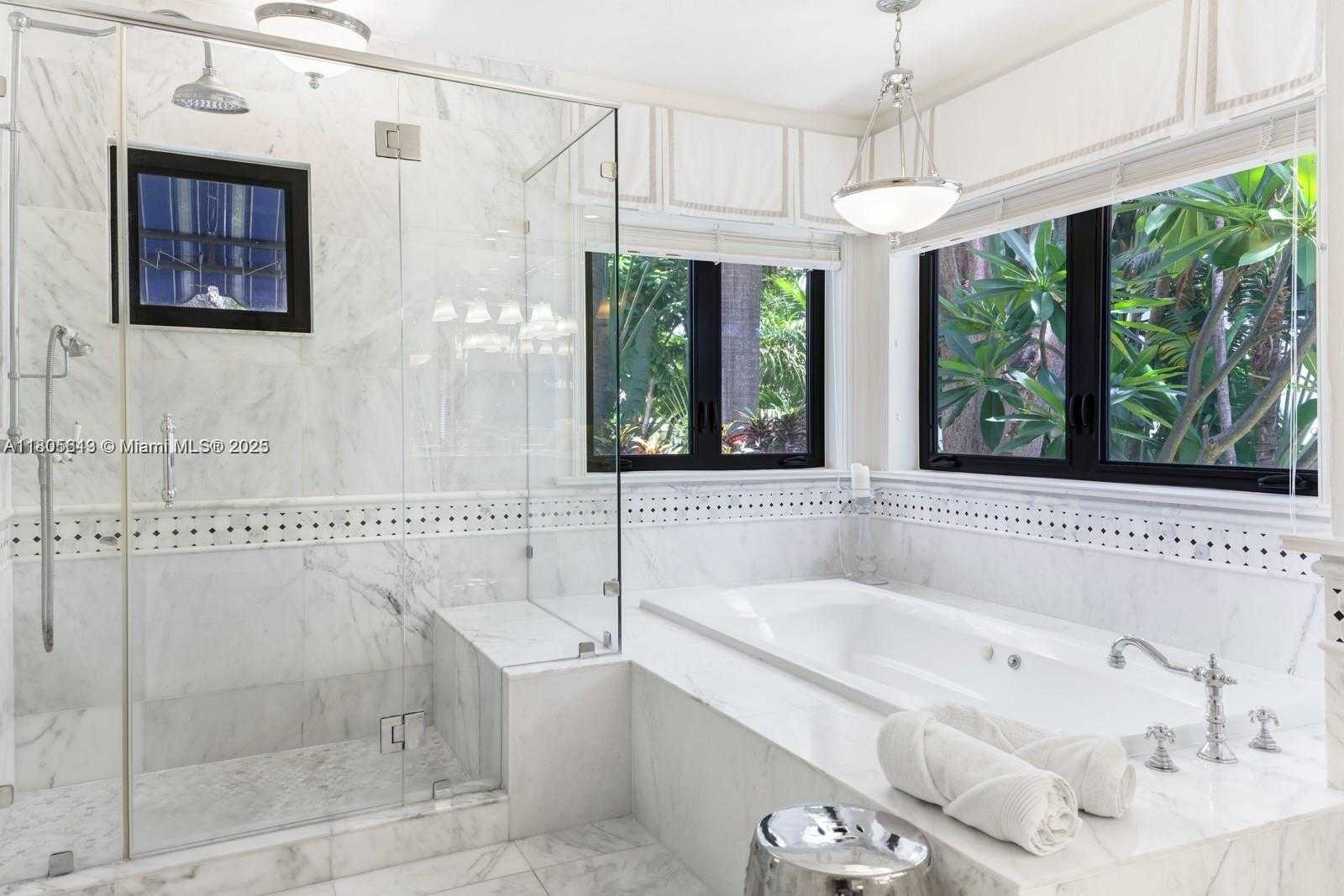 Small Image of 56 SOUTH HIBISCUS DR, Miami Beach Number 25