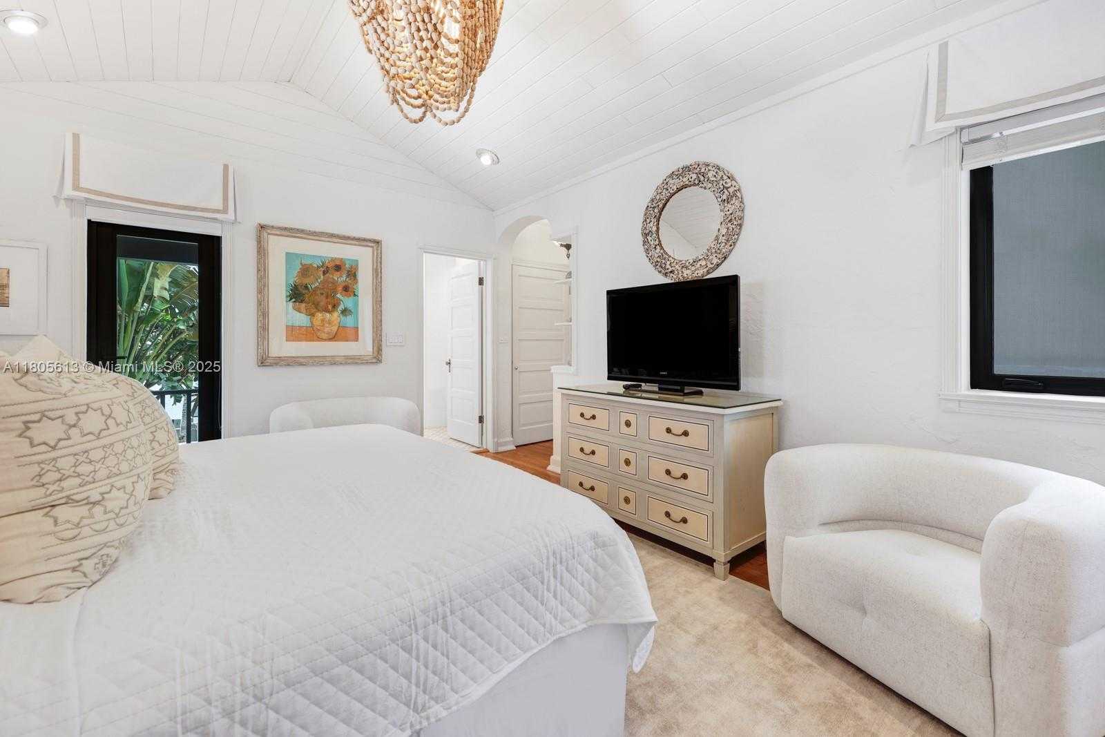 Small Image of 56 SOUTH HIBISCUS DR, Miami Beach Number 27