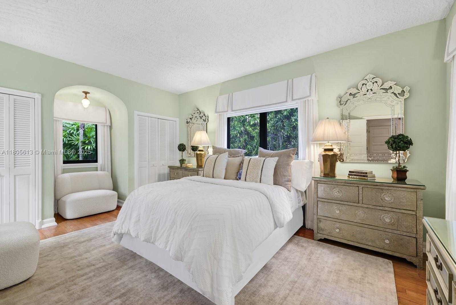 Small Image of 56 SOUTH HIBISCUS DR, Miami Beach Number 29