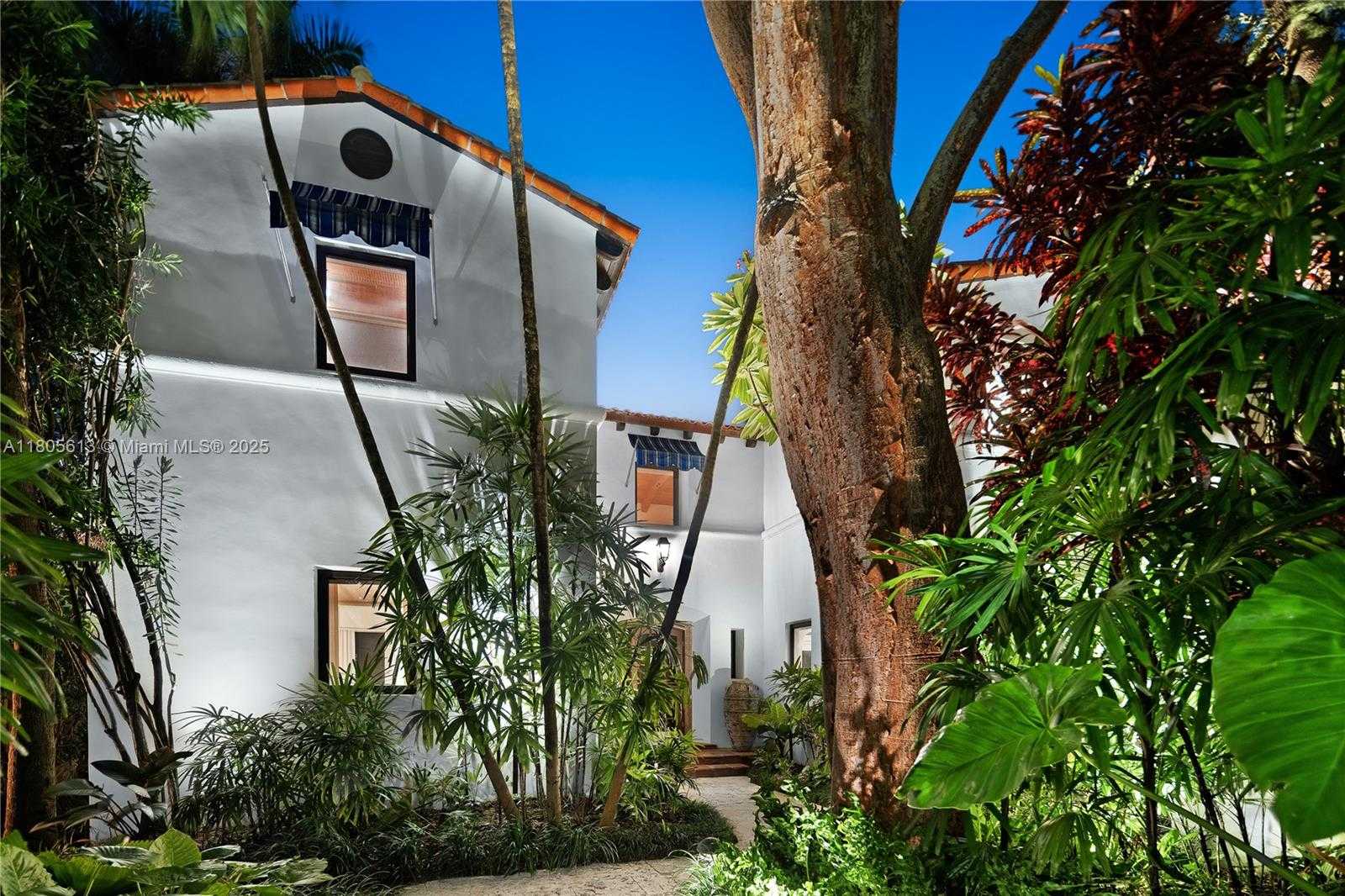 Small Image of 56 SOUTH HIBISCUS DR, Miami Beach Number 35
