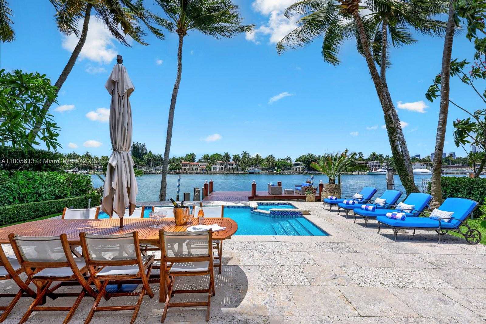 Small Image of 56 SOUTH HIBISCUS DR, Miami Beach Number 4