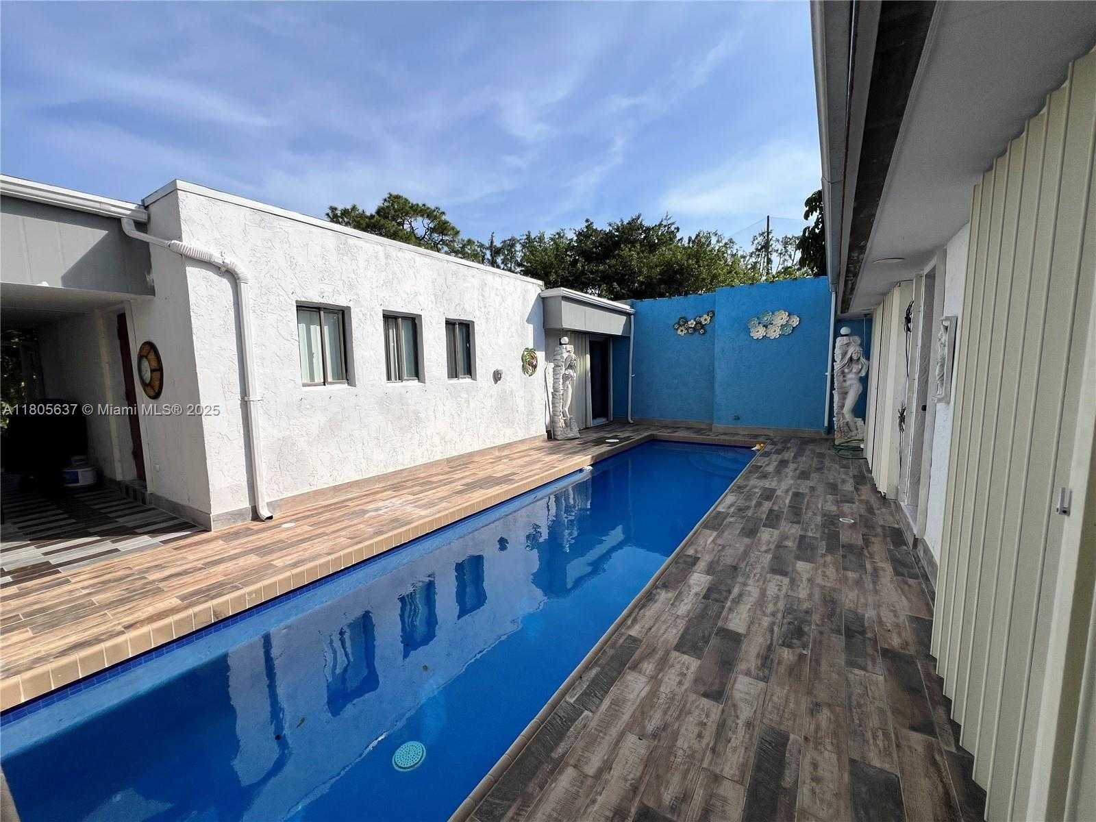 Small Image of 3210 EAST MEDINAH CIR E, Lake Worth Number 20