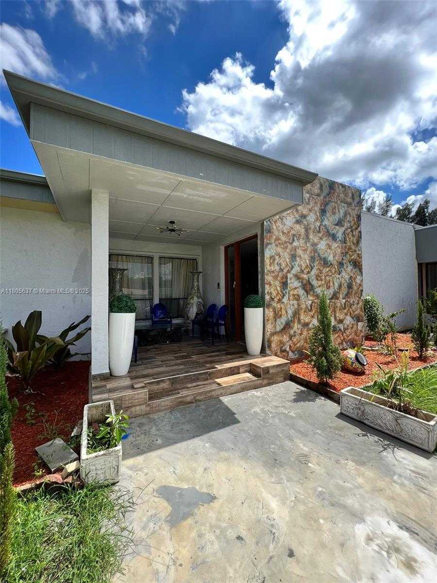 Small Image of 3210 EAST MEDINAH CIR E, Lake Worth Number 24