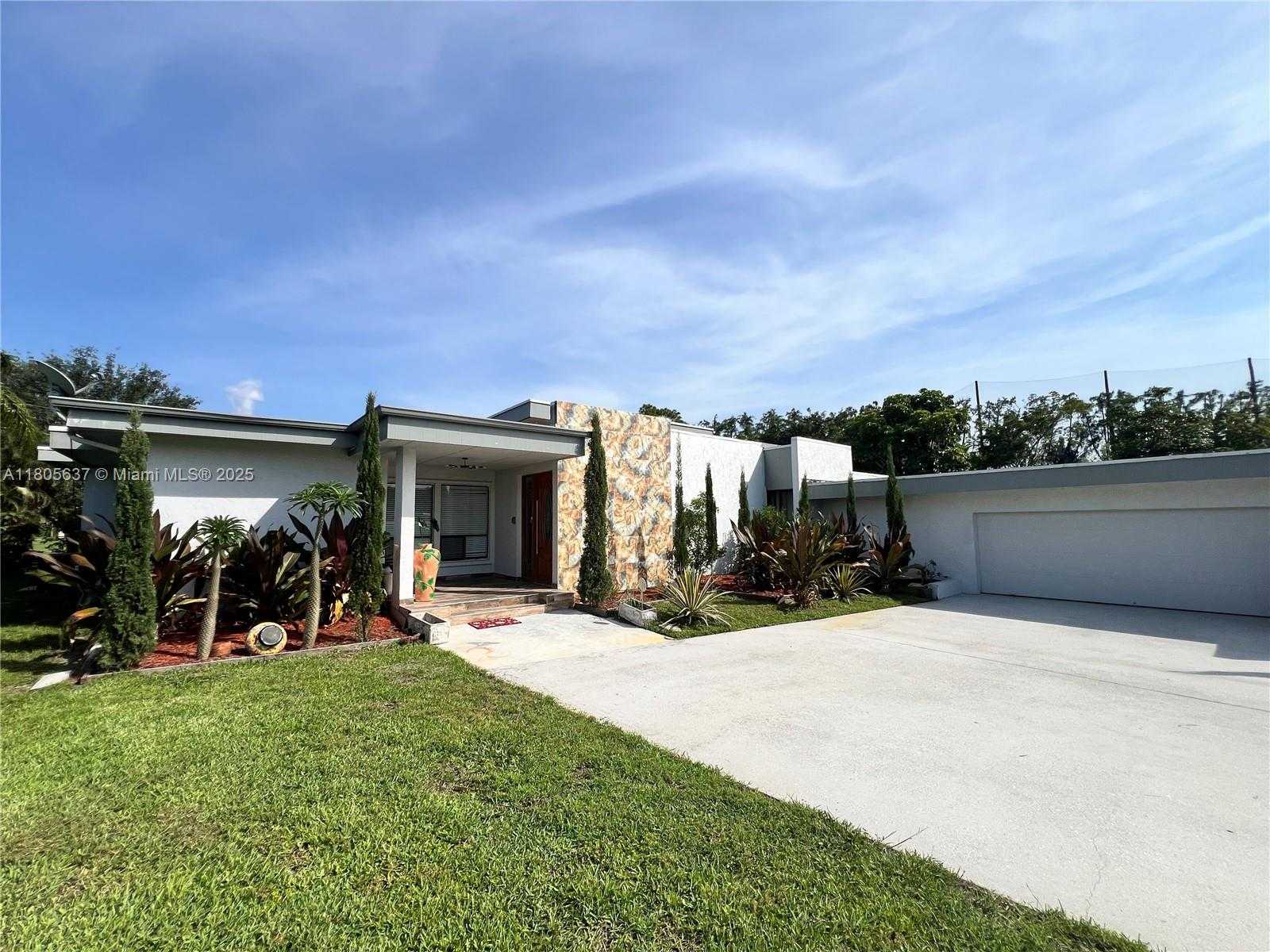 Small Image of 3210 EAST MEDINAH CIR E, Lake Worth Number 4