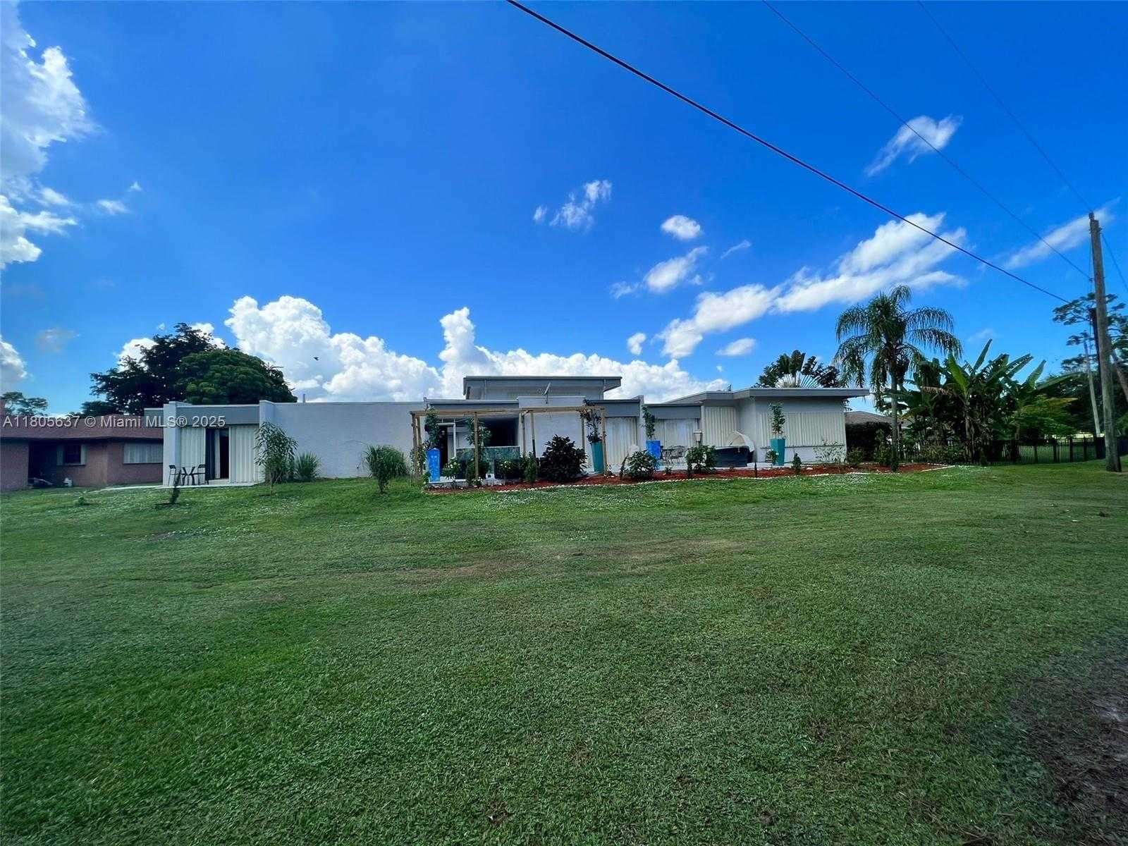 Small Image of 3210 EAST MEDINAH CIR E, Lake Worth Number 7