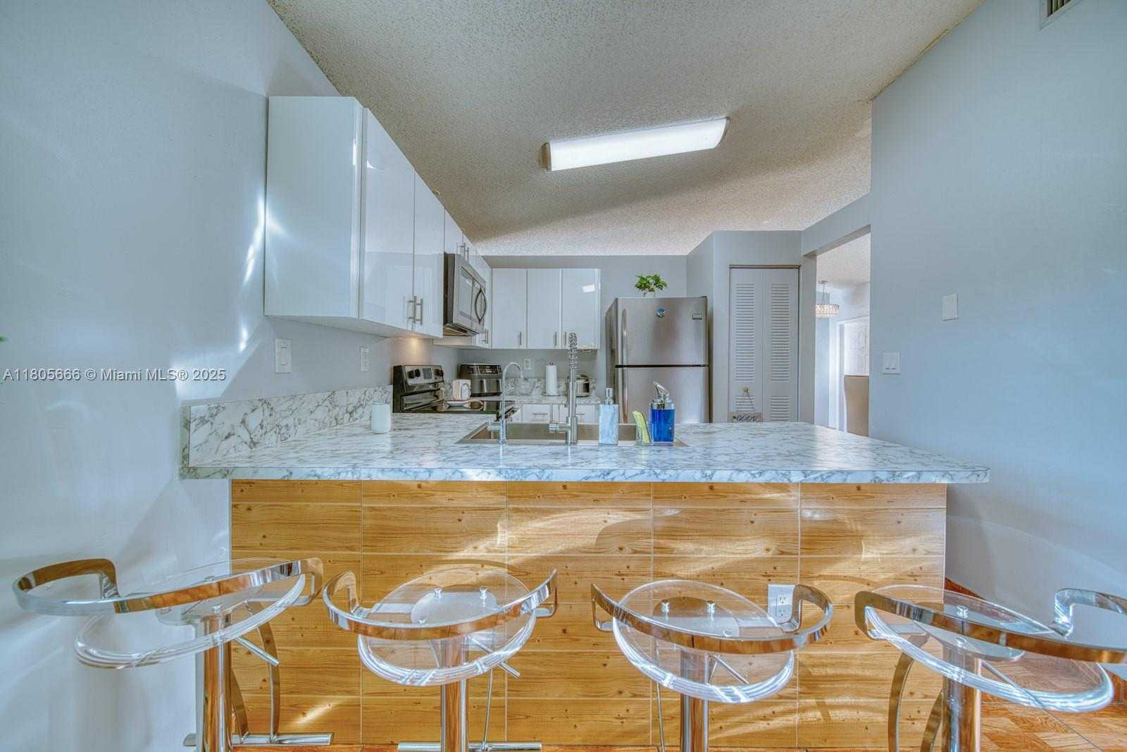 Small Image of 6755 NORTH WEST 199TH ST, Hialeah Number 10