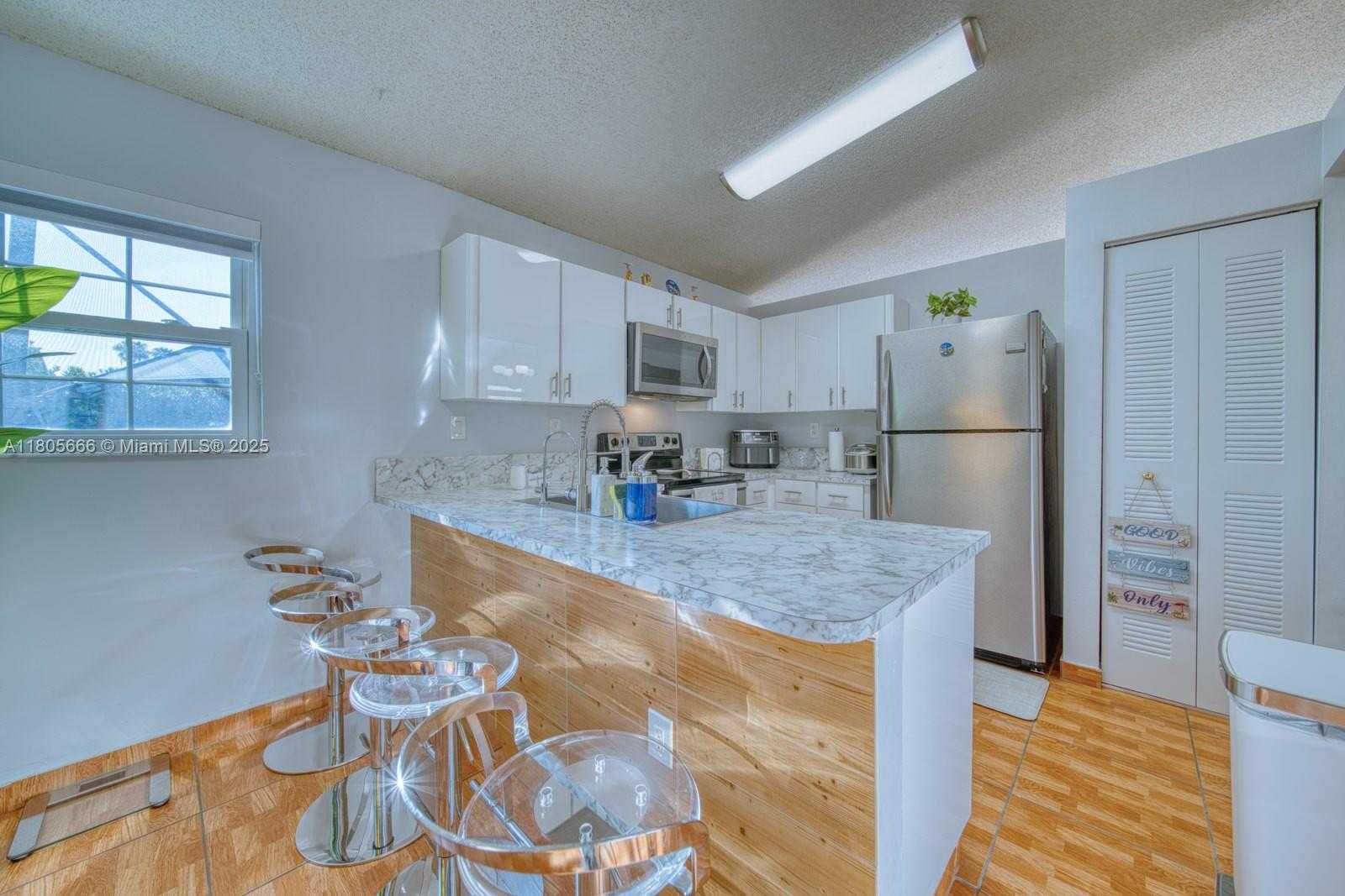 Small Image of 6755 NORTH WEST 199TH ST, Hialeah Number 12