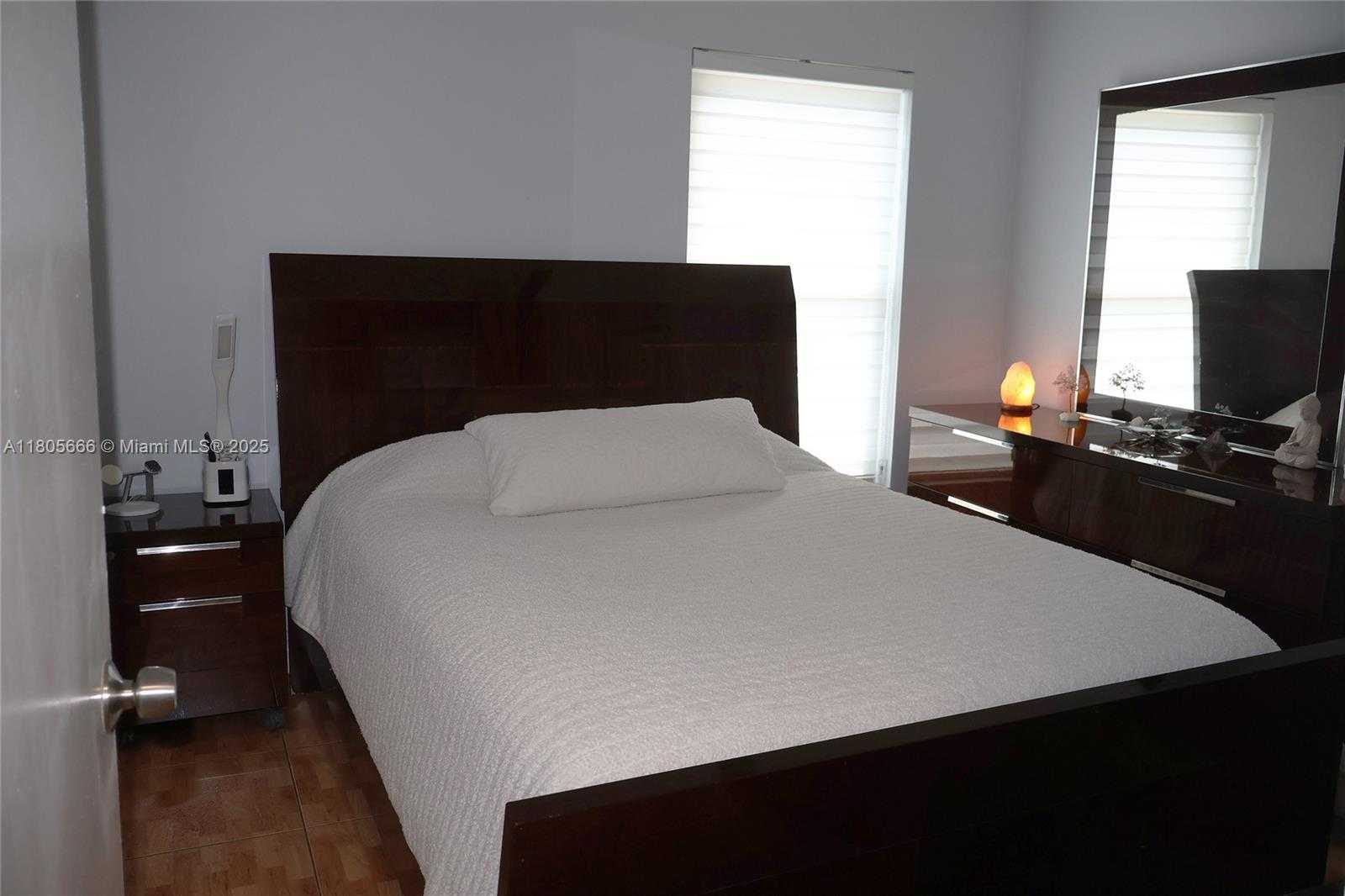 Small Image of 6755 NORTH WEST 199TH ST, Hialeah Number 18