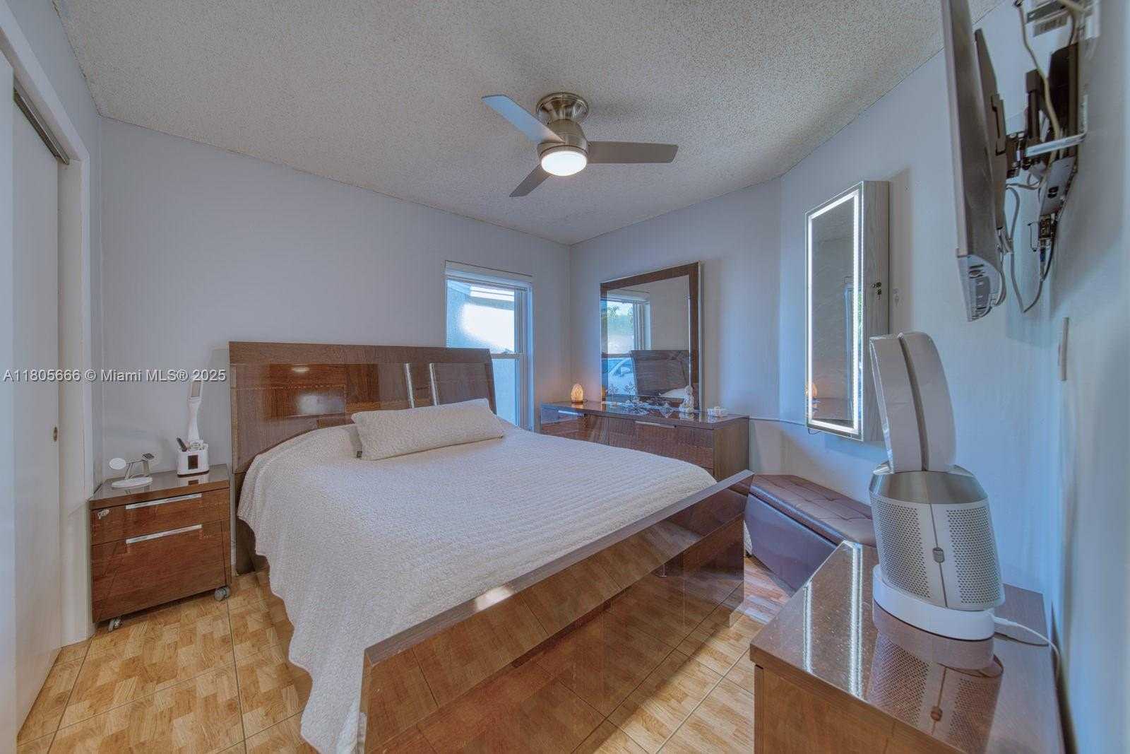 Small Image of 6755 NORTH WEST 199TH ST, Hialeah Number 20