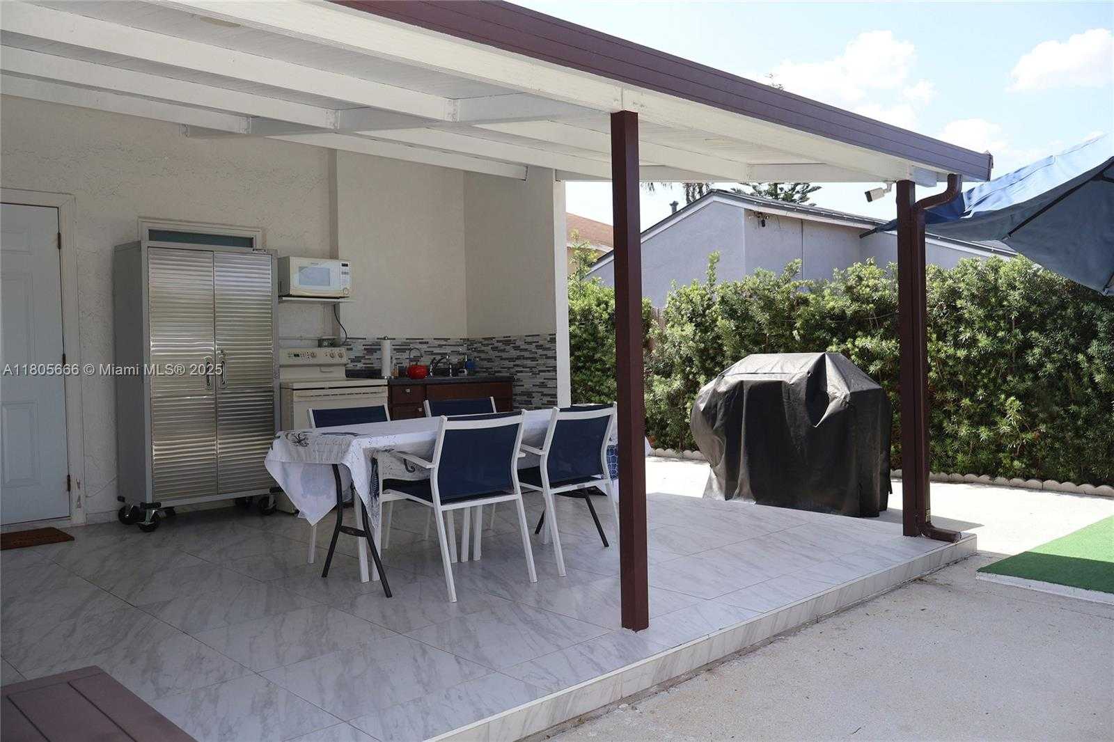 Small Image of 6755 NORTH WEST 199TH ST, Hialeah Number 23