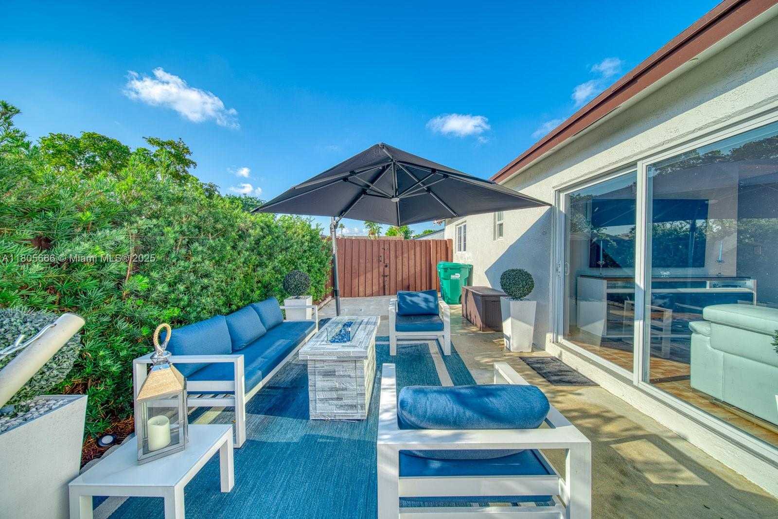 Small Image of 6755 NORTH WEST 199TH ST, Hialeah Number 31