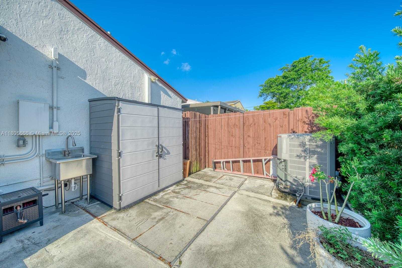 Small Image of 6755 NORTH WEST 199TH ST, Hialeah Number 33