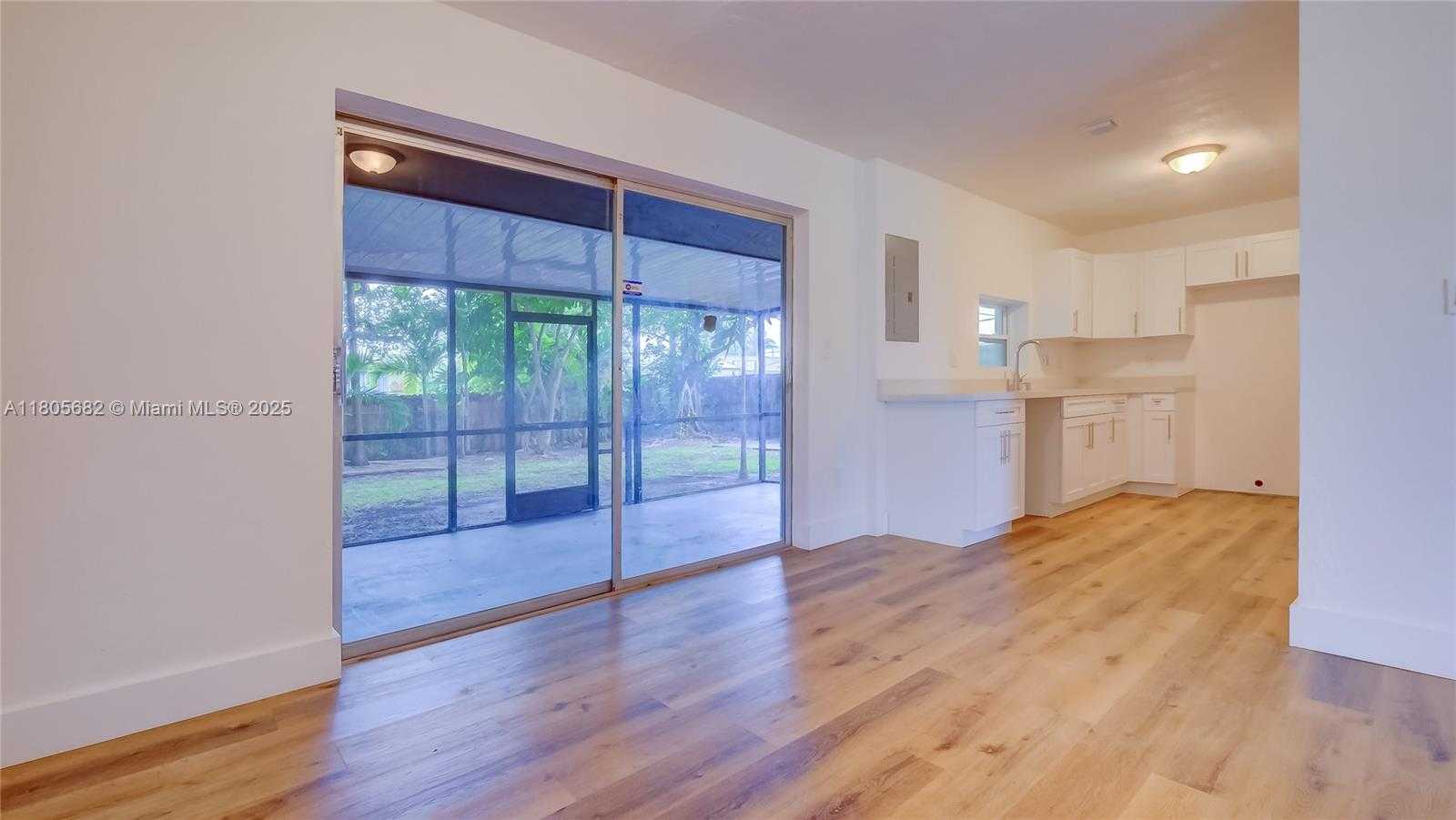 Small Image of 21440 NORTH MIAMI AVE, Miami Gardens Number 14