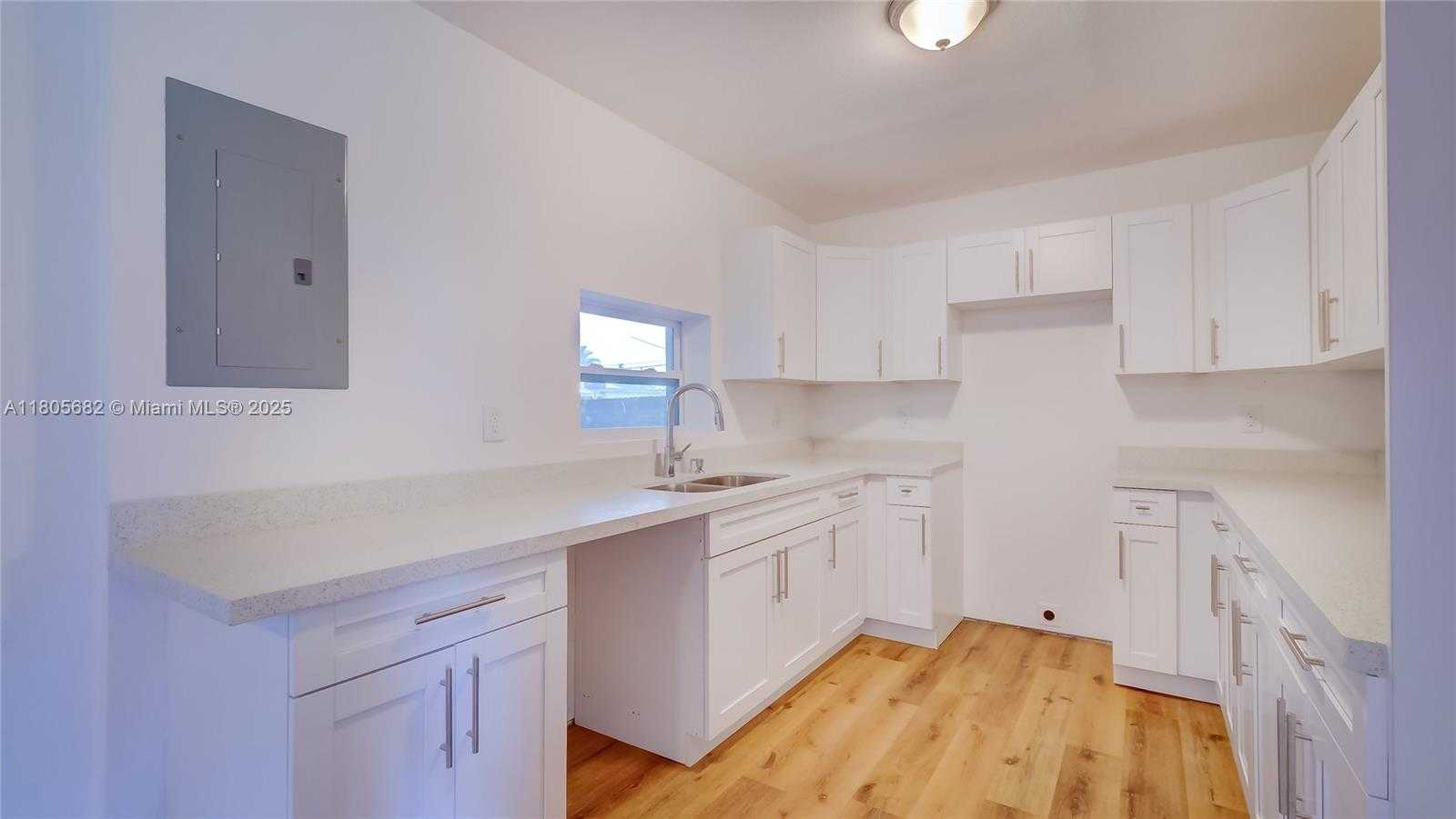 Small Image of 21440 NORTH MIAMI AVE, Miami Gardens Number 17