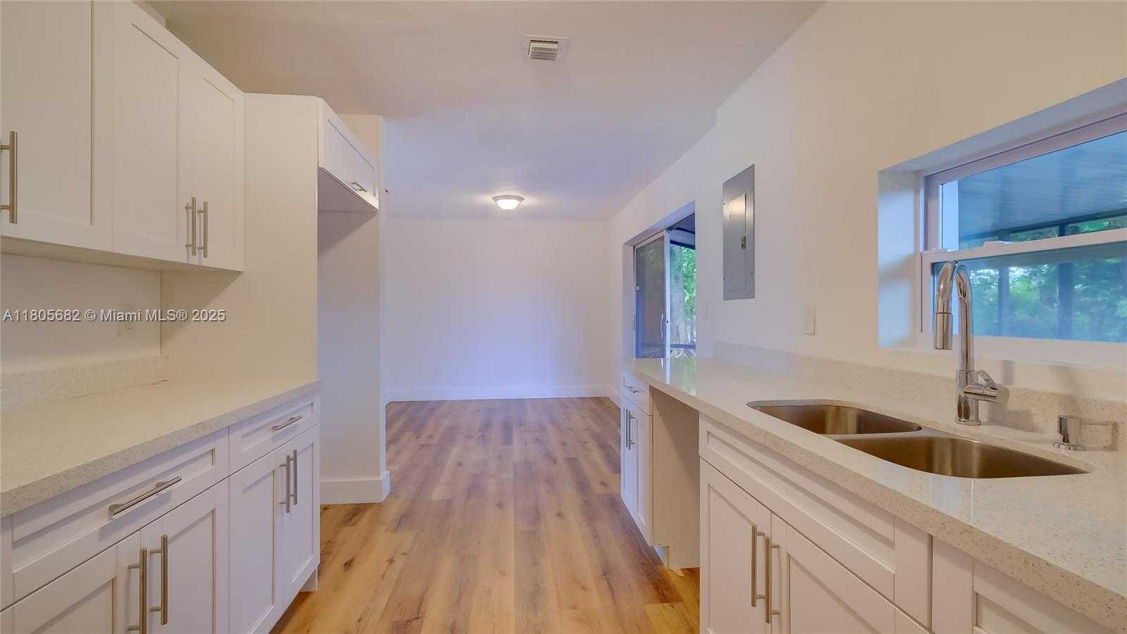 Small Image of 21440 NORTH MIAMI AVE, Miami Gardens Number 19