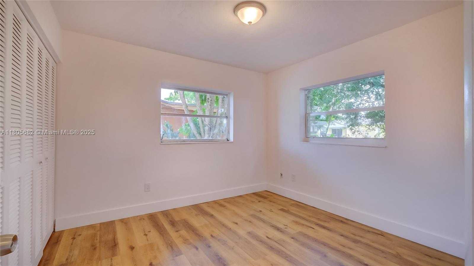 Small Image of 21440 NORTH MIAMI AVE, Miami Gardens Number 21