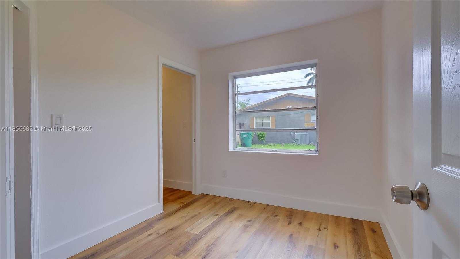 Small Image of 21440 NORTH MIAMI AVE, Miami Gardens Number 26