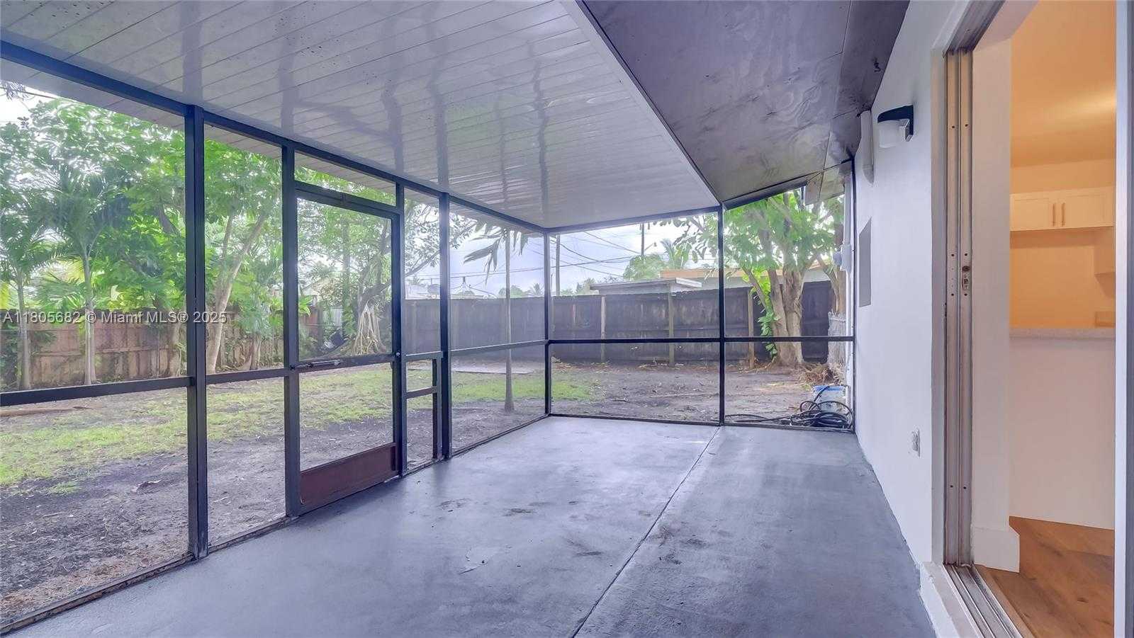 Small Image of 21440 NORTH MIAMI AVE, Miami Gardens Number 30