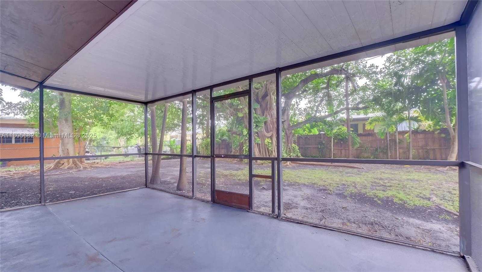 Small Image of 21440 NORTH MIAMI AVE, Miami Gardens Number 31