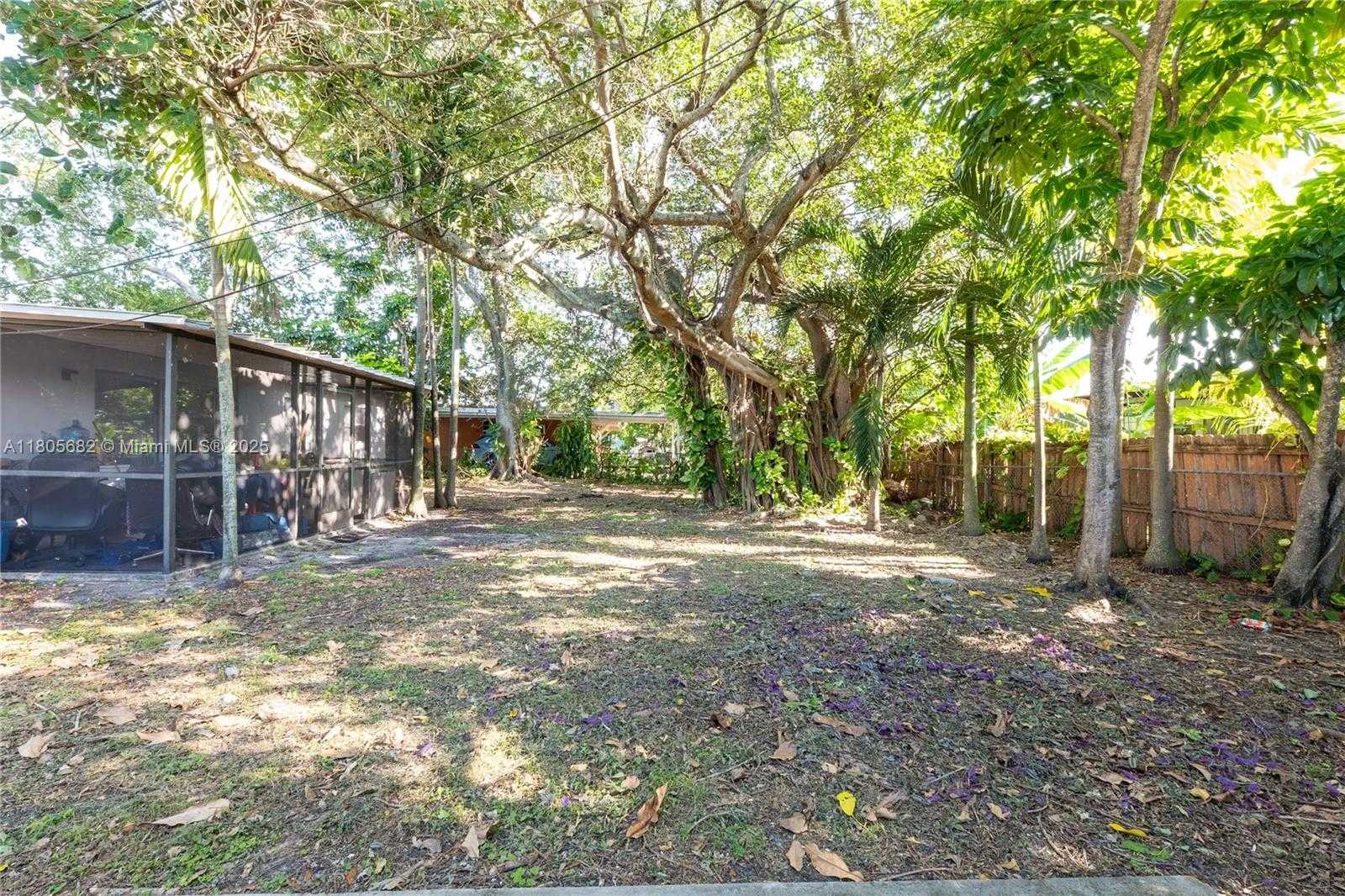 Small Image of 21440 NORTH MIAMI AVE, Miami Gardens Number 4