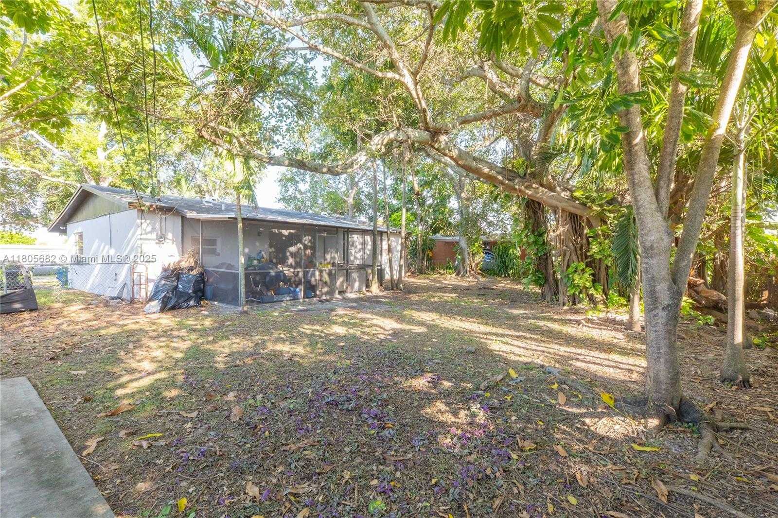 Small Image of 21440 NORTH MIAMI AVE, Miami Gardens Number 5