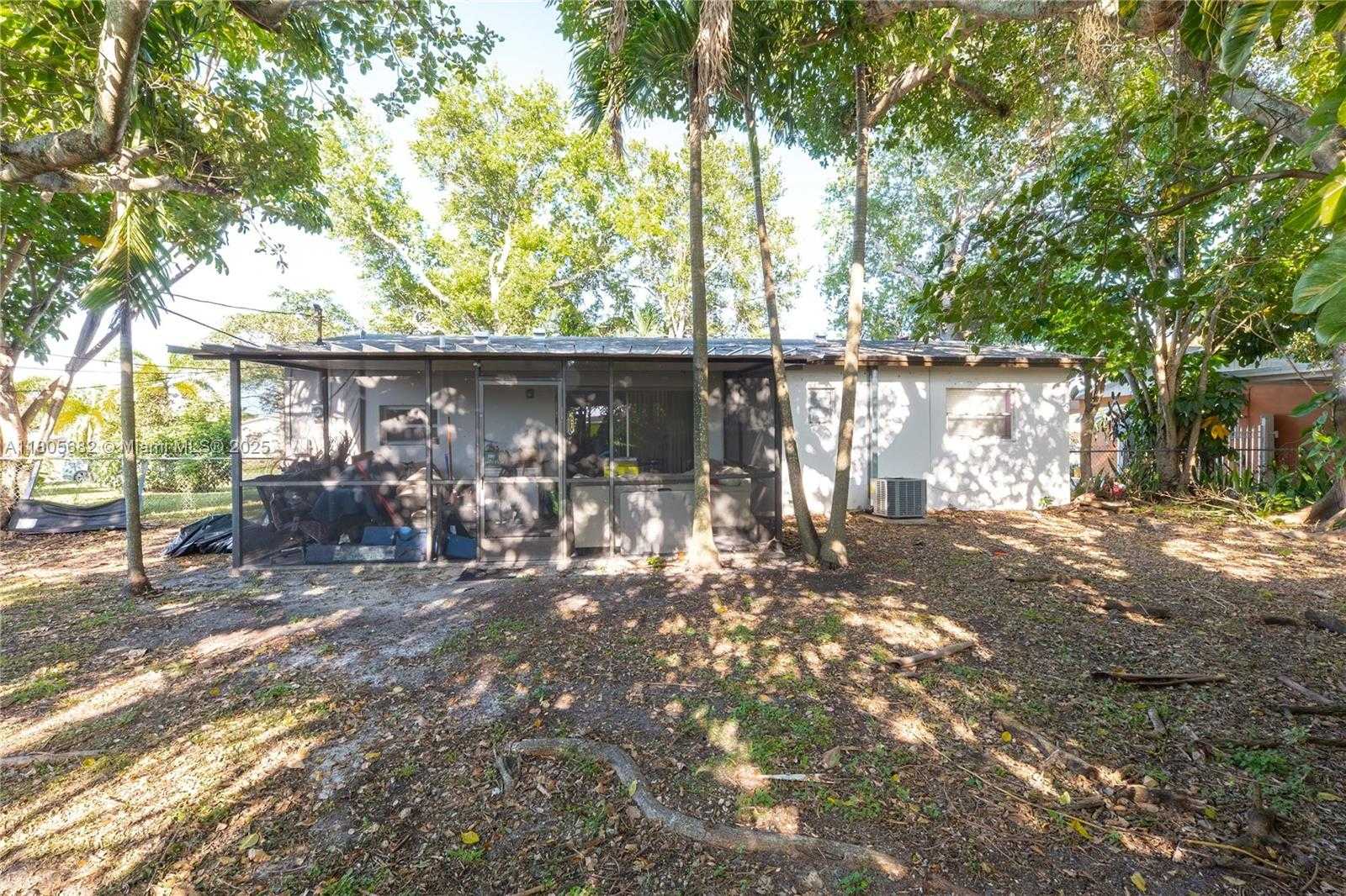 Small Image of 21440 NORTH MIAMI AVE, Miami Gardens Number 6