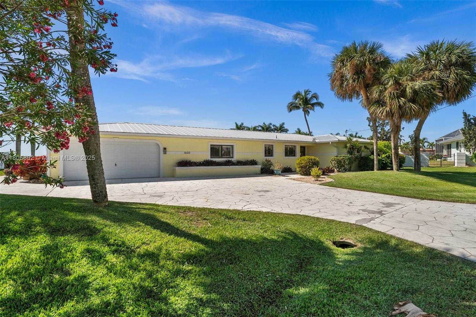 Small Image of 1600 EDITH ESPLANADE, Cape Coral Number 12