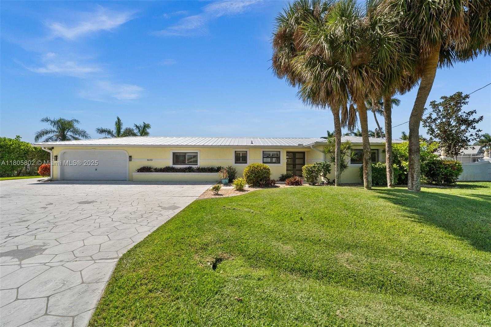 Small Image of 1600 EDITH ESPLANADE, Cape Coral Number 13