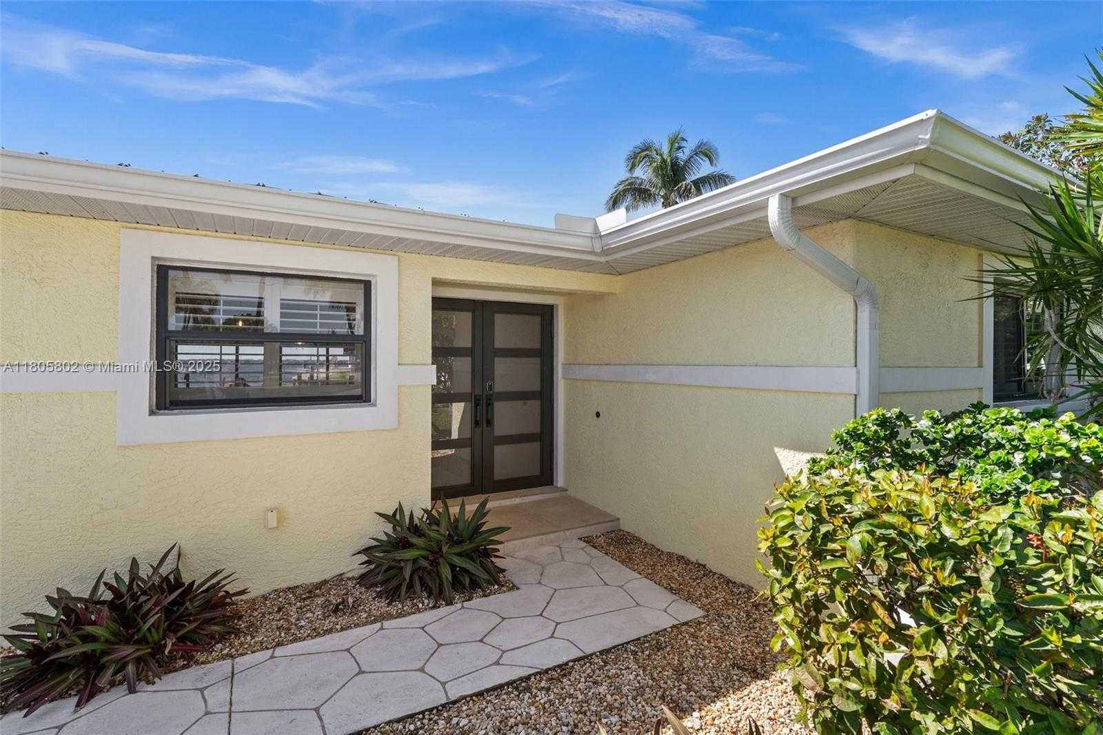Small Image of 1600 EDITH ESPLANADE, Cape Coral Number 14