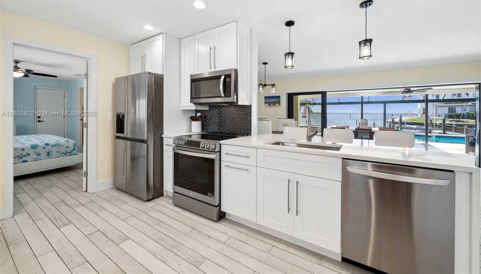 Small Image of 1600 EDITH ESPLANADE, Cape Coral Number 19