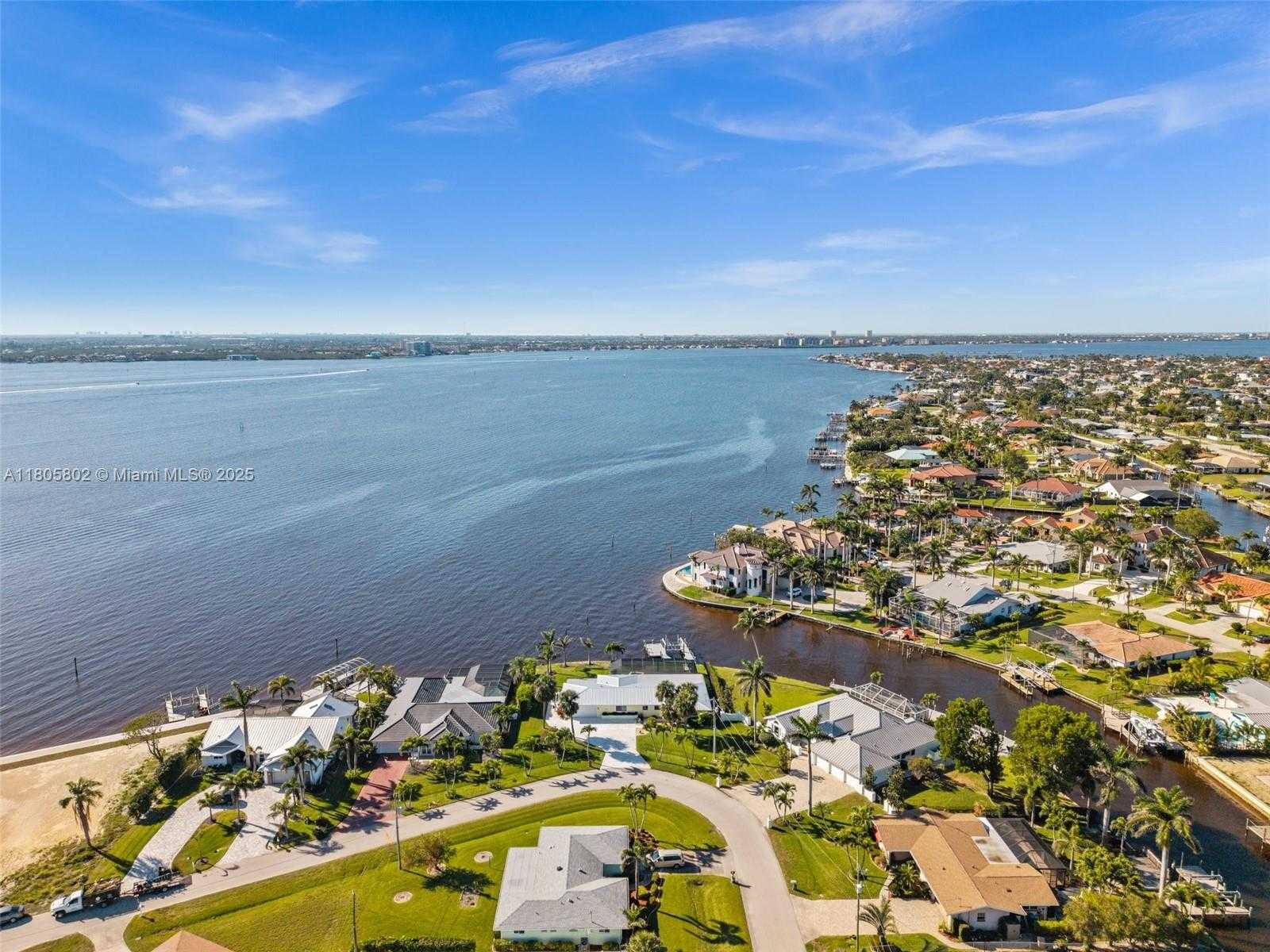 Small Image of 1600 EDITH ESPLANADE, Cape Coral Number 4