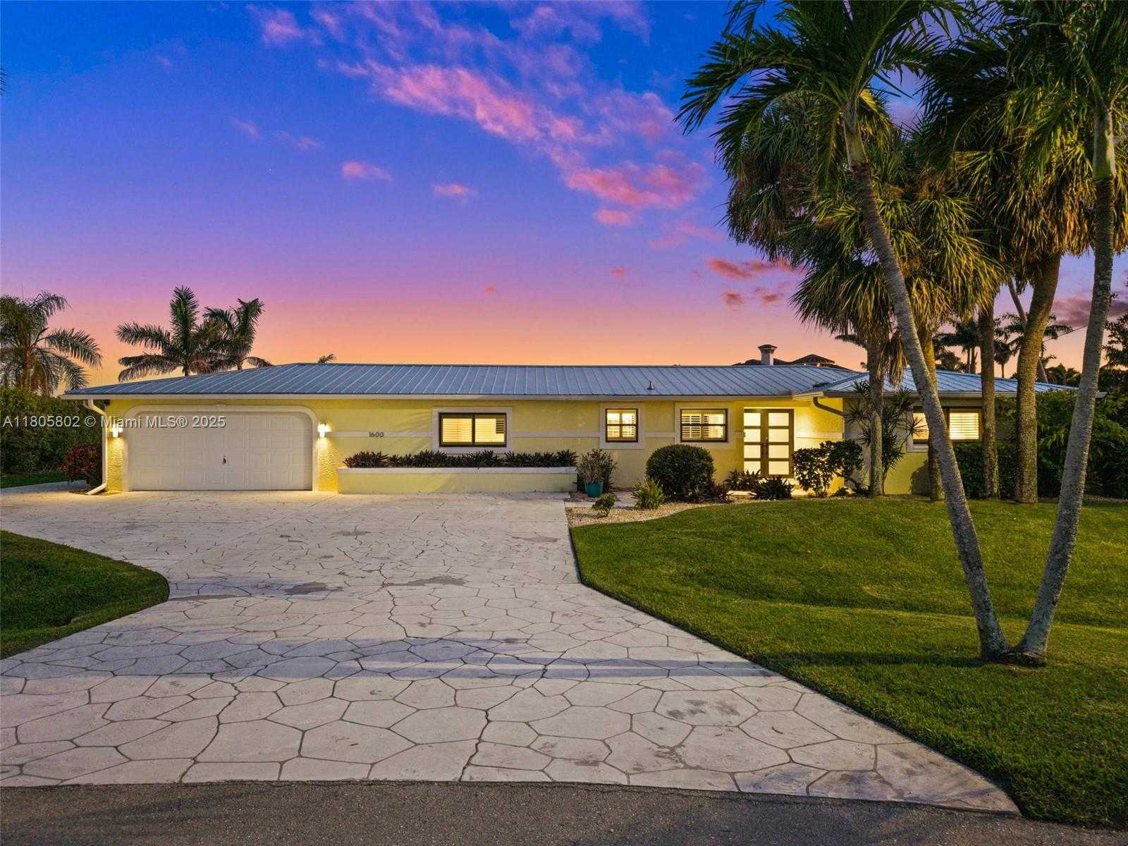 Small Image of 1600 EDITH ESPLANADE, Cape Coral Number 46