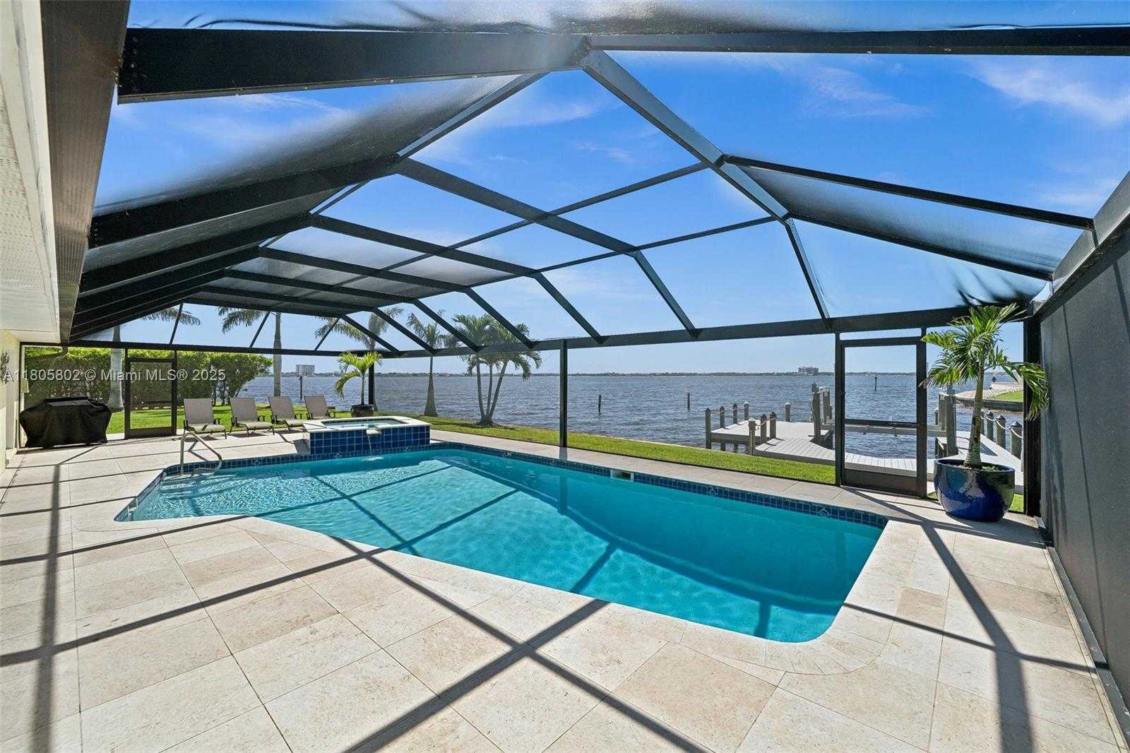 Small Image of 1600 EDITH ESPLANADE, Cape Coral Number 5