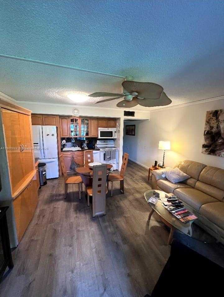 Small Image of 4501 MARTINIQUE WAY, Coconut Creek Number 2