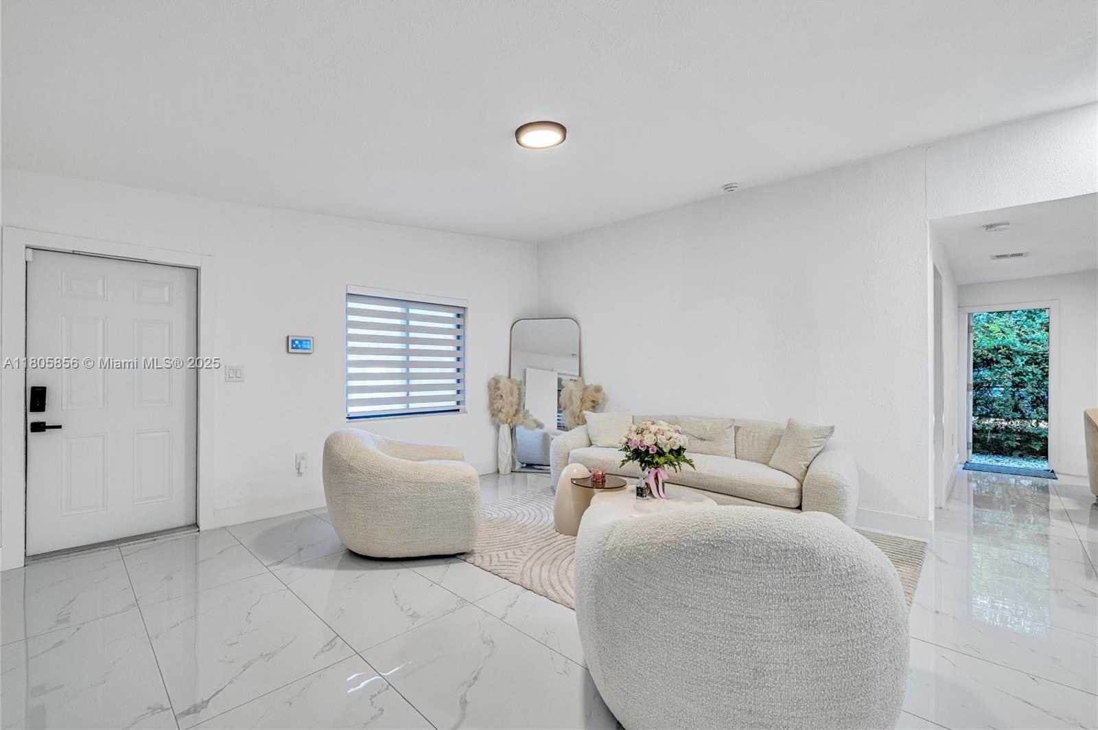 Small Image of 13550 NORTH WEST 5TH AVE, North Miami Number 10