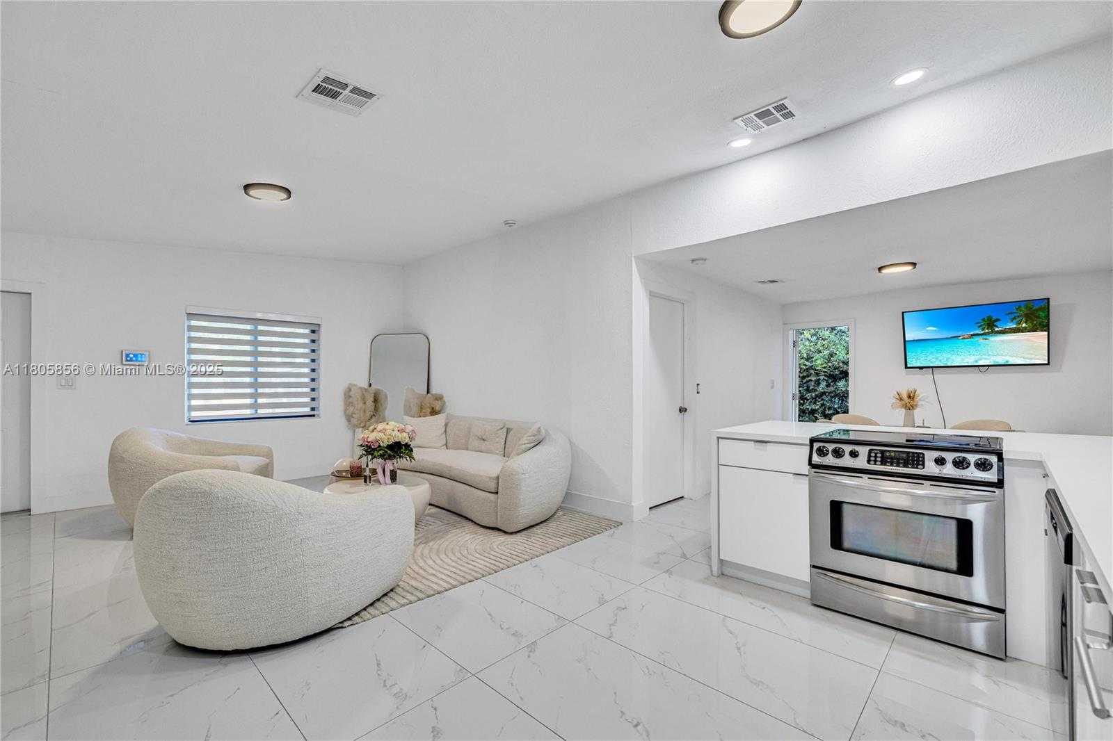 Small Image of 13550 NORTH WEST 5TH AVE, North Miami Number 11