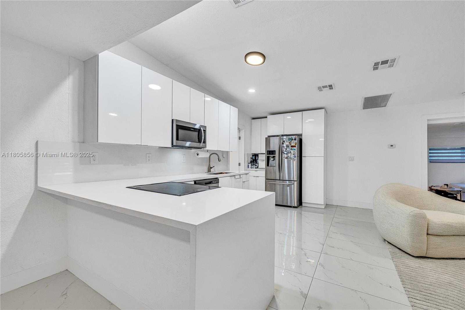 Small Image of 13550 NORTH WEST 5TH AVE, North Miami Number 12