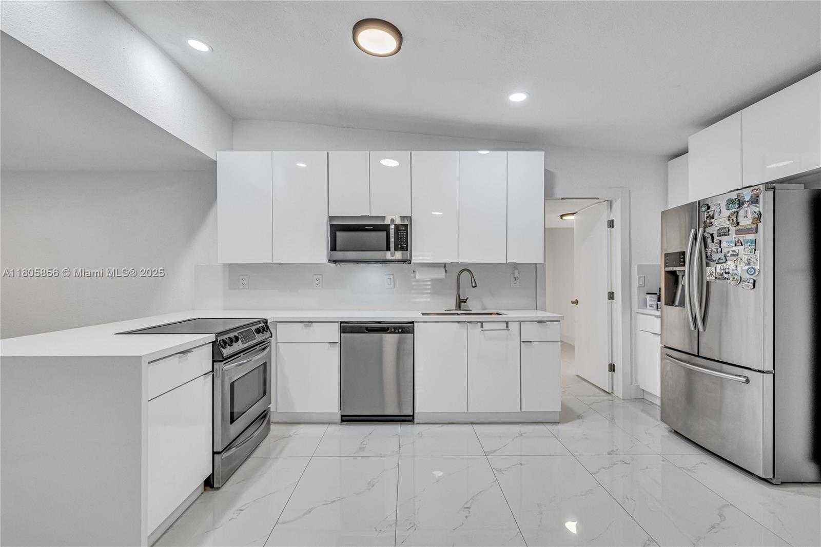 Small Image of 13550 NORTH WEST 5TH AVE, North Miami Number 13