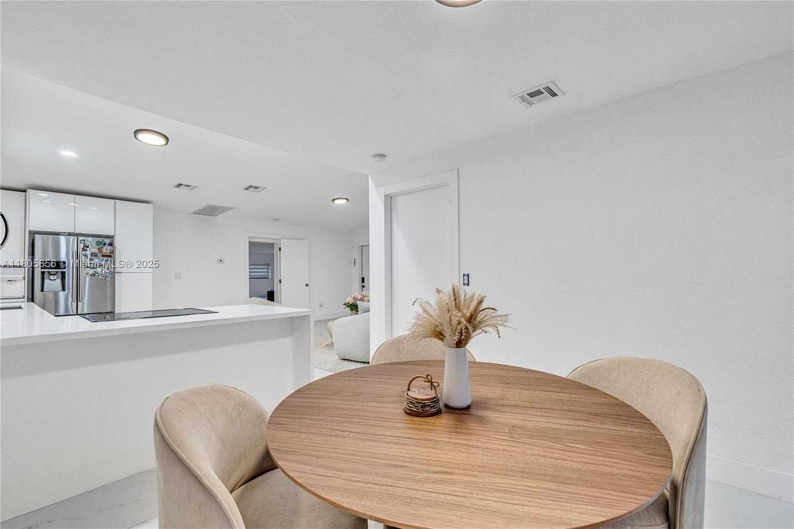 Small Image of 13550 NORTH WEST 5TH AVE, North Miami Number 16