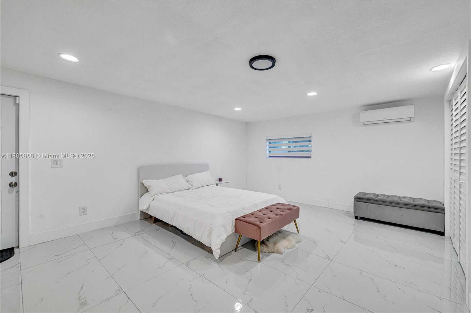 Small Image of 13550 NORTH WEST 5TH AVE, North Miami Number 24
