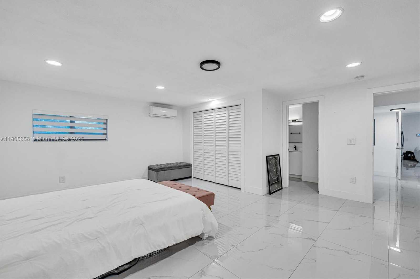 Small Image of 13550 NORTH WEST 5TH AVE, North Miami Number 25
