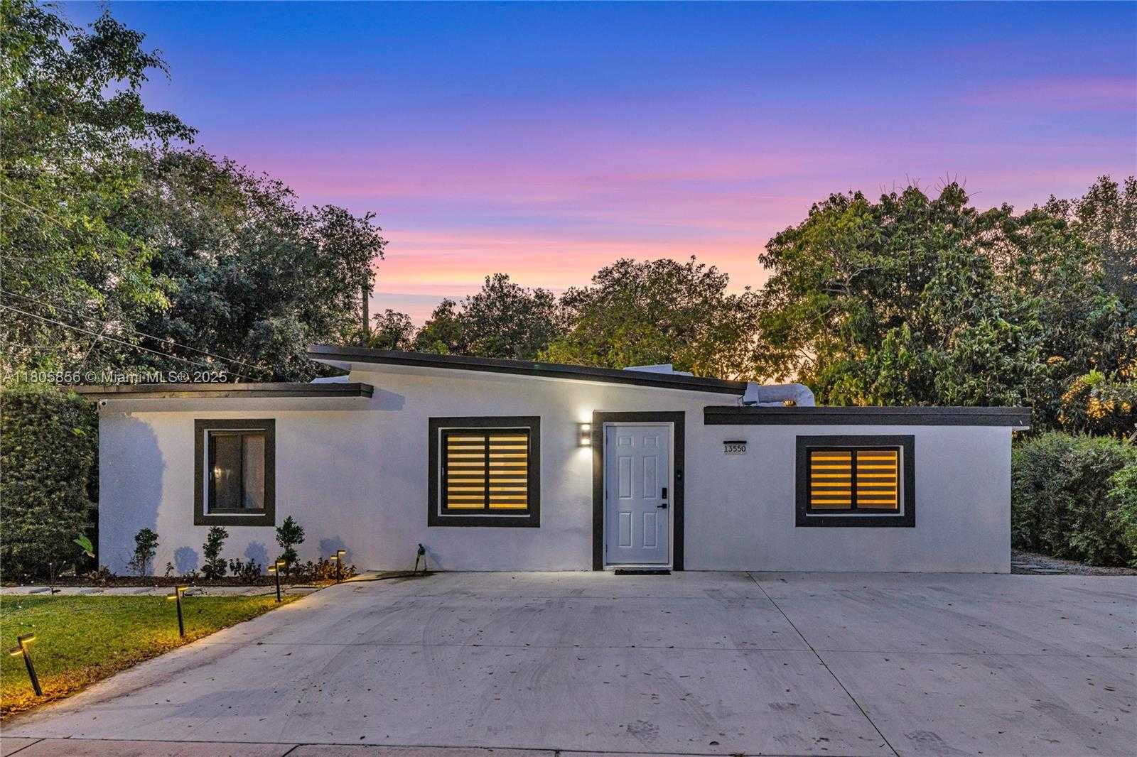 Small Image of 13550 NORTH WEST 5TH AVE, North Miami Number 3