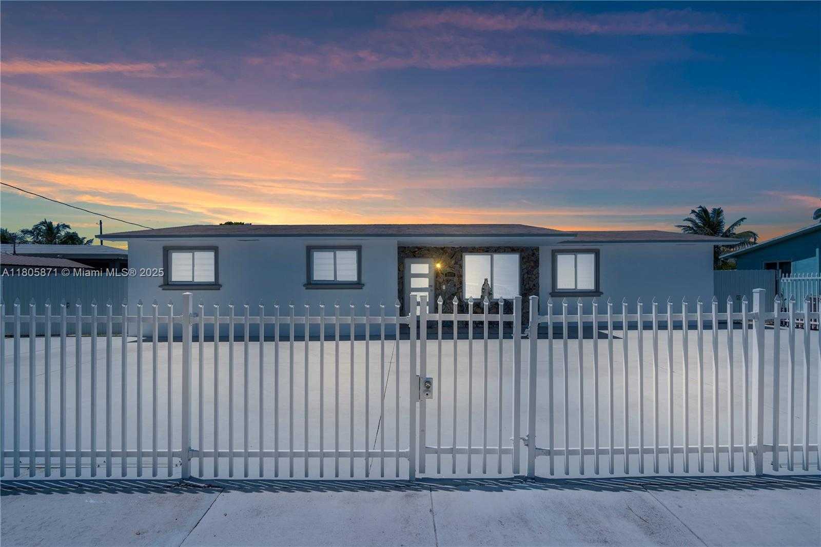 Small Image of 2900 NORTH WEST 179TH ST, Miami Gardens Number 1